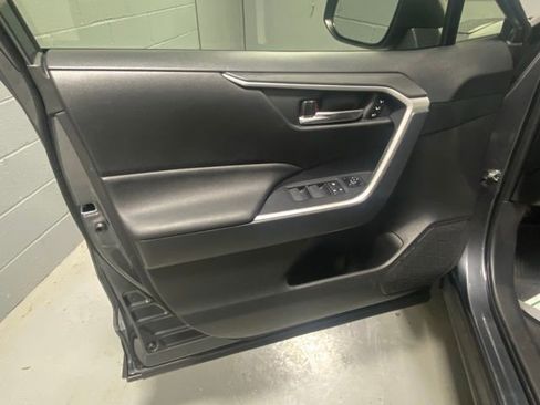 Used 2023 Toyota RAV4 XLE Premium image 7