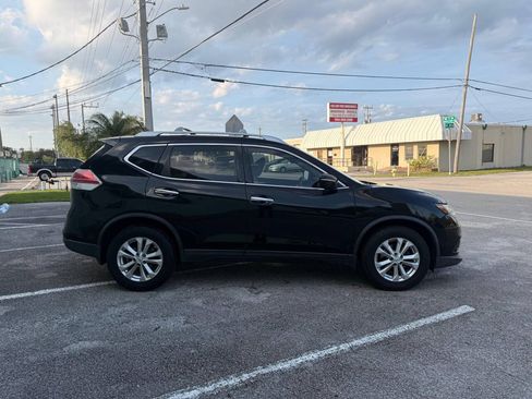 Used 2015 Nissan Rogue SV FWD image 4