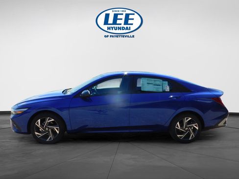 Certified 2025 Hyundai Elantra SEL image 6