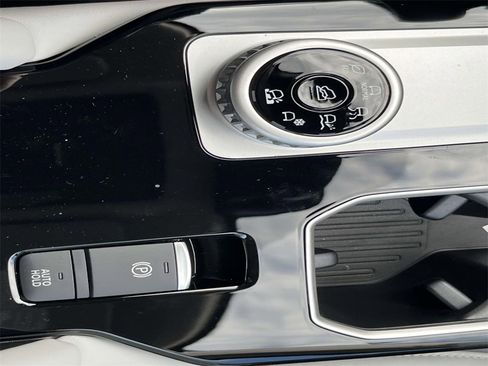 New 2026 Mitsubishi Outlander SE image 21