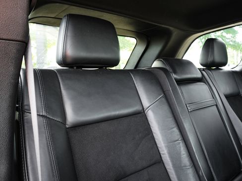 Used 2019 Jeep Grand Cherokee Altitude AWD/4WD image 31