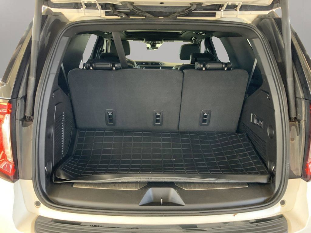 Used 2021 GMC Yukon Denali w/ Denali Premium Package AWD/4WD image 14