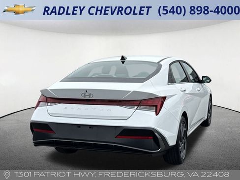 Used 2025 Hyundai Elantra SEL image 7