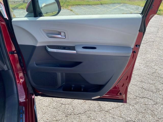 Certified 2024 Toyota Sienna Limited AWD/4WD image 23