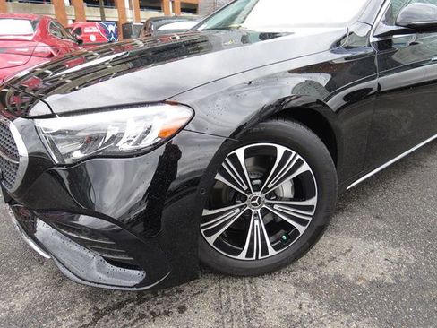 Used 2025 Mercedes-Benz E 350 4MATIC Sedan image 22
