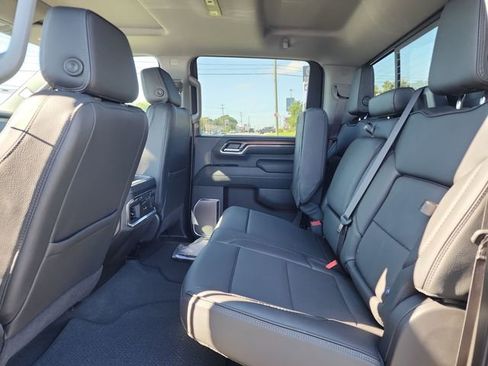 Used 2024 GMC Sierra 2500 Denali w/ Denali Reserve Package AWD/4WD image 9