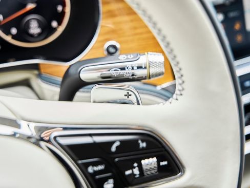 Used 2021 Bentley Flying Spur V8 AWD/4WD image 64