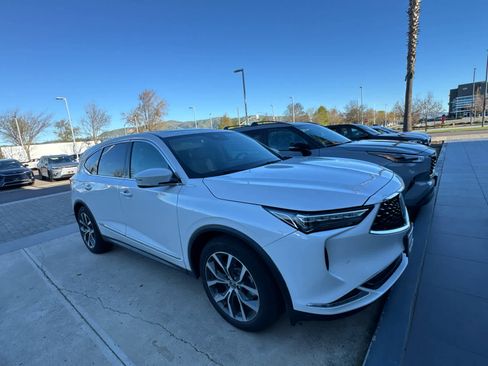 Used 2023 Acura MDX SH-AWD w/ Technology Package image 9