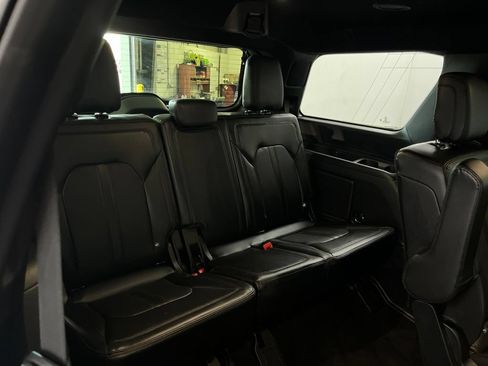 Used 2019 Ford Expedition Limited AWD/4WD image 21