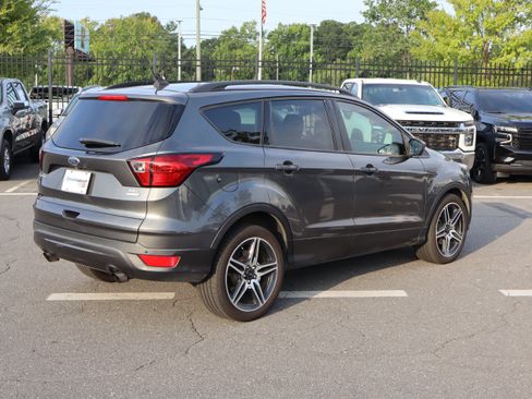 Used 2019 Ford Escape SEL FWD image 10