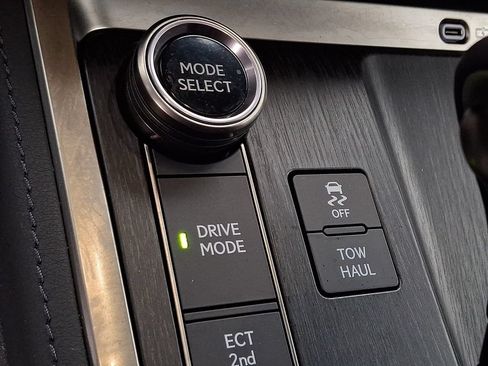 Used 2024 Lexus GX 550 w/ Accessory Package (2T) AWD/4WD image 26