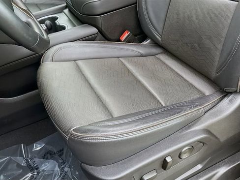 Used 2024 Chevrolet Suburban High Country image 23