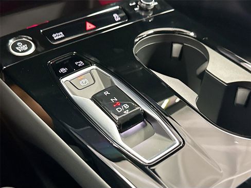 New 2027 Audi Q6 e-tron Premium Plus AWD/4WD image 17