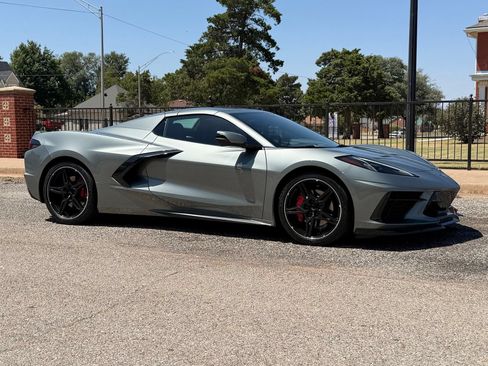 Used 2022 Chevrolet Corvette Stingray Preferred Conv w/ Chrome Exterior Badge Package RWD image 2