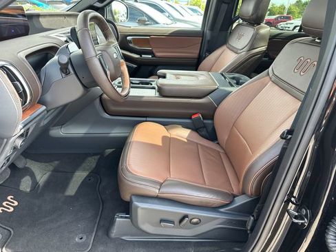 Used 2025 Ford Expedition King Ranch image 27