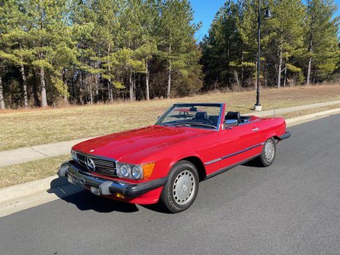Used 1988 Mercedes-Benz 560 SL image 2