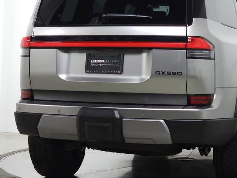 Used 2025 Lexus GX 550 AWD/4WD image 10