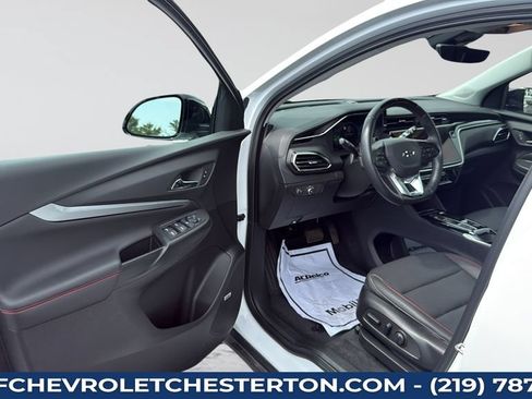 Used 2023 Chevrolet Bolt EUV Premier w/ Sun & Sound Package FWD image 24