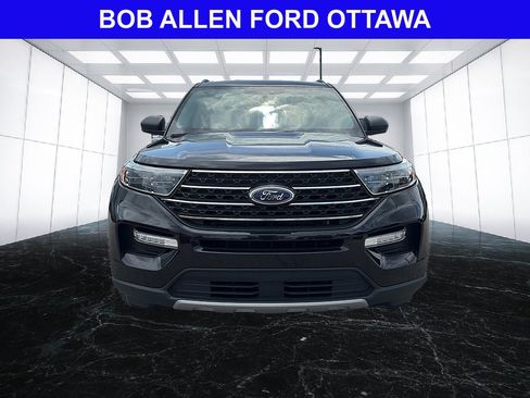 Used 2024 Ford Explorer XLT w/ Equipment Group 202A AWD/4WD image 9