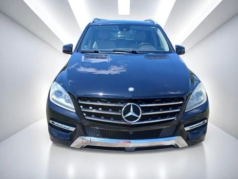 Used 2015 Mercedes-Benz ML 250 BlueTEC 4MATIC w/ Premium 1 Package image 3