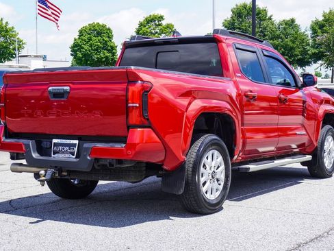Used 2024 Toyota Tacoma SR5 w/ SR5 Upgrade Package RWD image 30