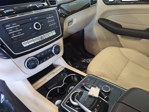Used 2019 Mercedes-Benz GLE 400 4MATIC image 29