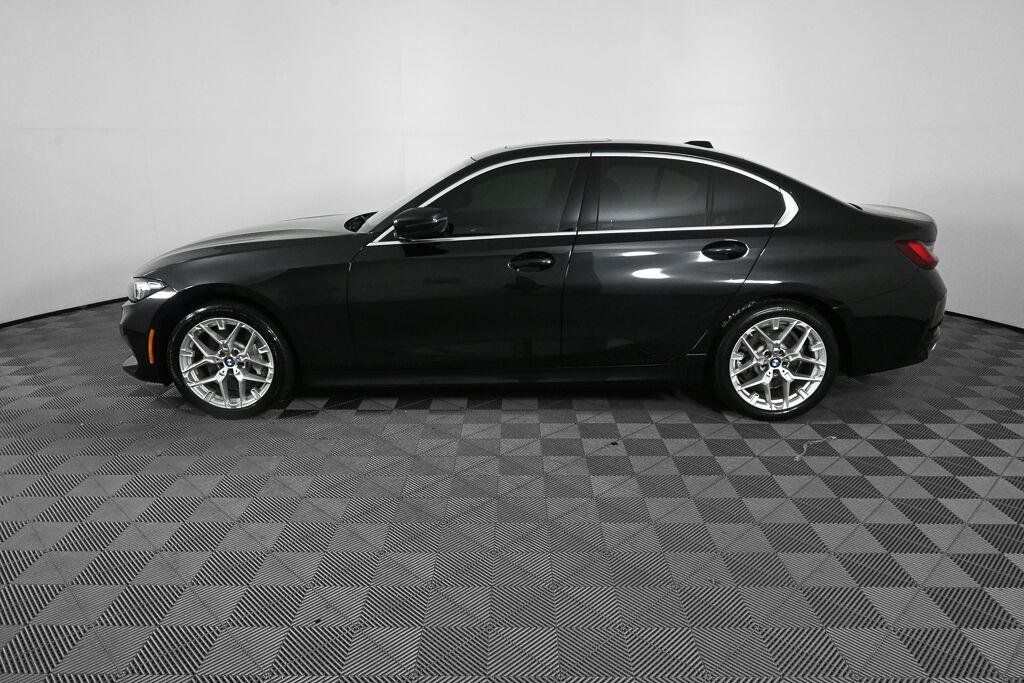 Used 2025 BMW 330i Sedan w/ Convenience Package RWD image 24