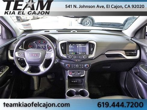 Used 2024 GMC Terrain SLT w/ Elevation Edition image 20