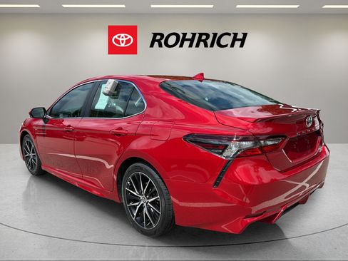 Used 2021 Toyota Camry SE w/ Convenience Package AWD/4WD image 7