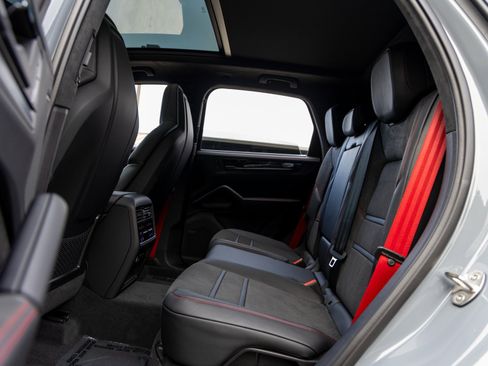 New 2026 Porsche Cayenne GTS image 41
