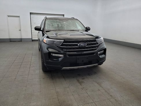 Used 2023 Ford Explorer XLT w/ Equipment Group 202A AWD/4WD image 14