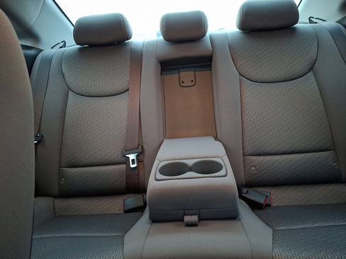 Used 2013 Hyundai Elantra image 19