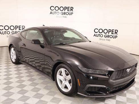 Used 2026 Ford Mustang Premium RWD image 1
