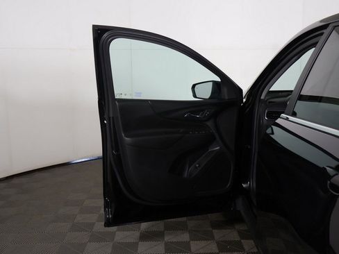 Used 2023 Chevrolet Equinox LT AWD/4WD image 16