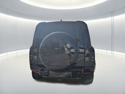 New 2026 Land Rover Defender 110 X-Dynamic SE image 6