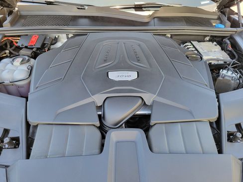 Certified 2023 Porsche Cayenne Coupe AWD/4WD image 31