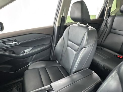 Used 2023 Nissan Rogue SV w/ SV Premium B Package image 13