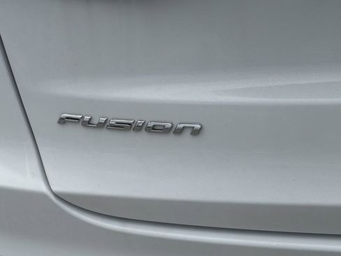Used 2019 Ford Fusion S FWD image 9