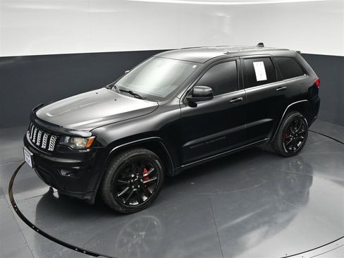 Used 2017 Jeep Grand Cherokee Altitude AWD/4WD image 19