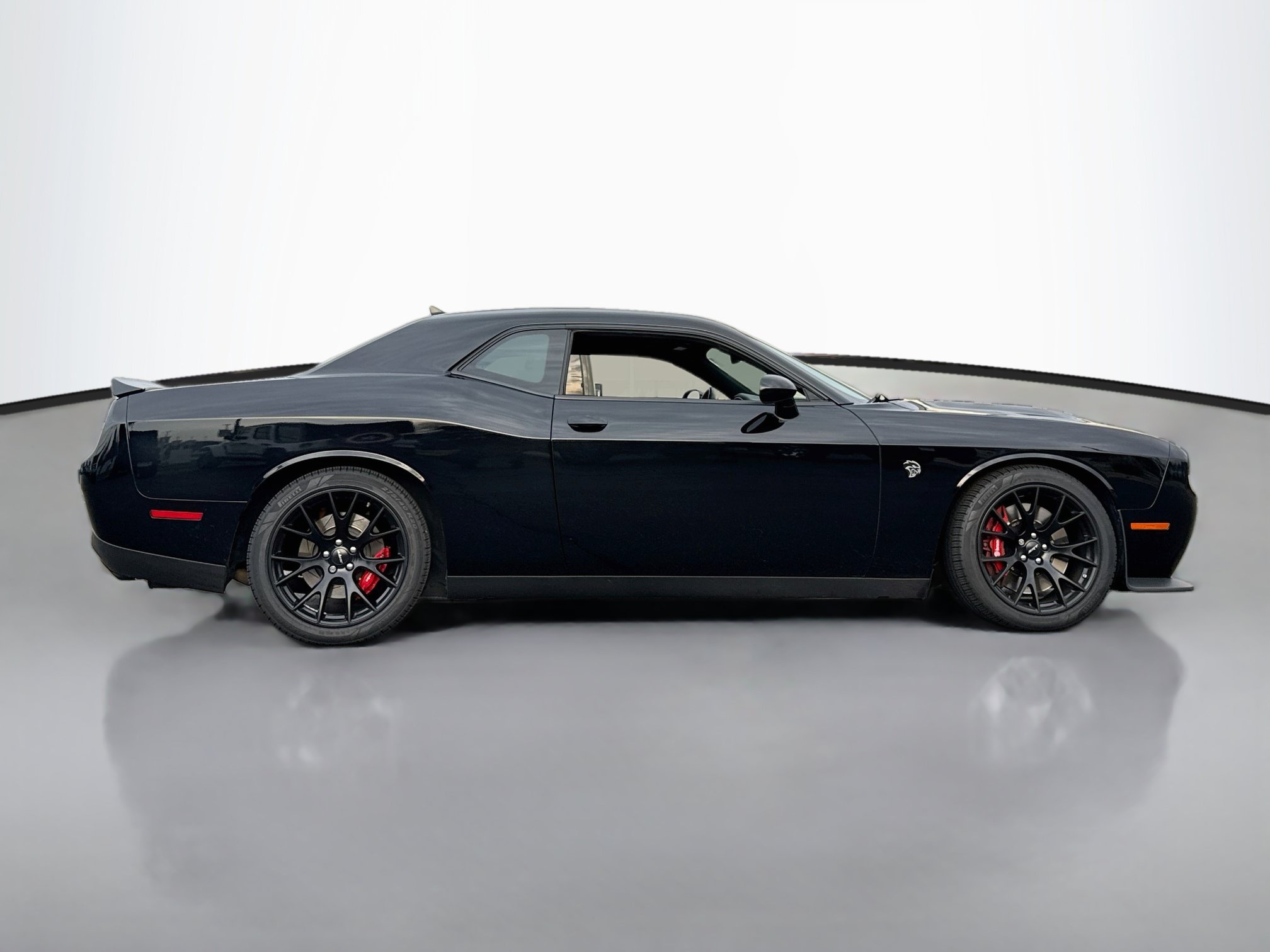 Used 2016 Dodge Challenger SRT Hellcat RWD image 8