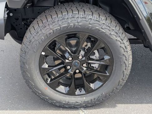 Used 2025 Jeep Wrangler Sahara 4xe image 12