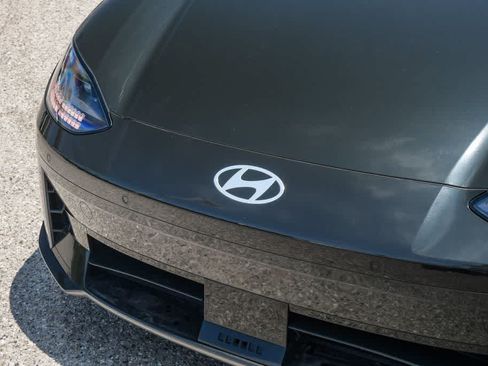 Used 2023 Hyundai Ioniq 6 SEL RWD image 5