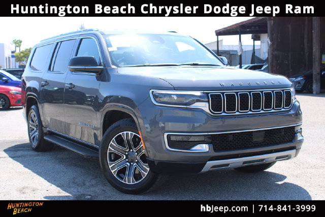 Used 2024 Jeep Wagoneer L Series II w/ Flexible Seating Group AWD/4WD image 1