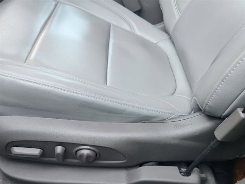 Used 2020 Chevrolet Traverse LT w/ LT Premium Package image 10