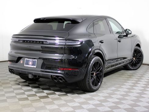 Certified 2026 Porsche Cayenne Coupe image 7