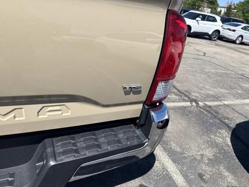 Used 2016 Toyota Tacoma SR5 w/ SR5 Appearance Package (SN) AWD/4WD image 7