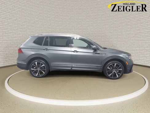 Used 2022 Volkswagen Tiguan SEL R-Line image 4