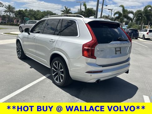 Used 2019 Volvo XC90 T5 Momentum w/ Multimedia Package image 8