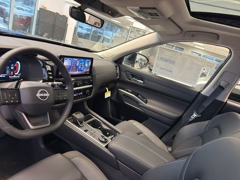 New 2026 Nissan Pathfinder SL image 23