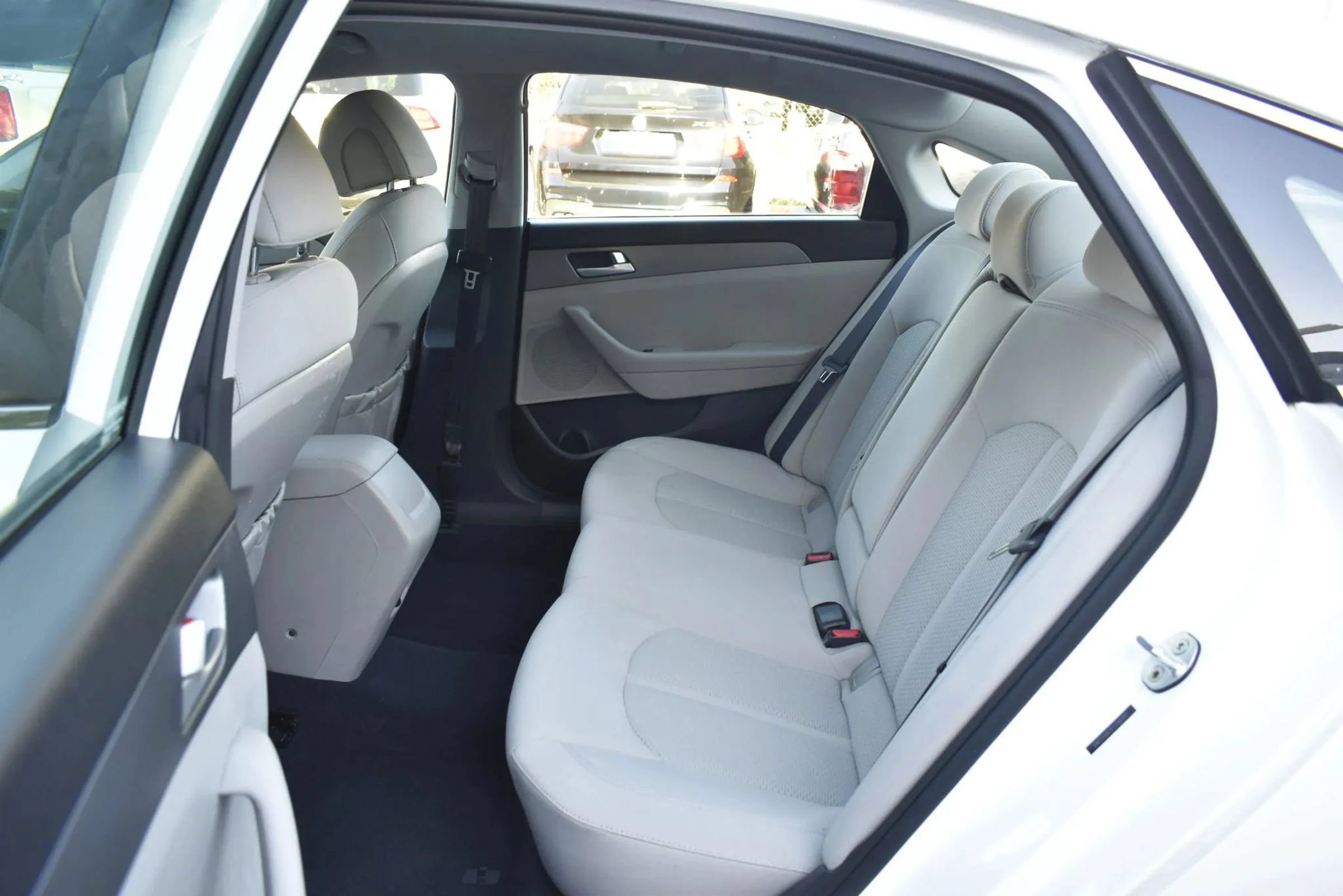 Used 2015 Hyundai Sonata SE FWD image 16
